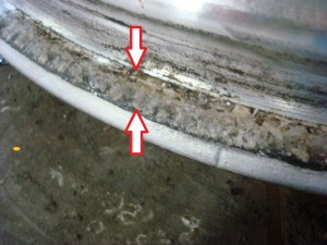 Corroded rim bead surface